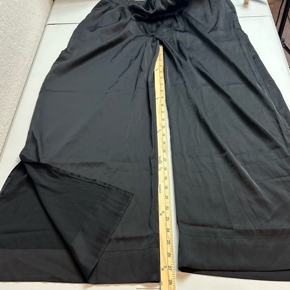 Express Women’s Classic Black Satin Wide Leg Pajama Set Size Large NEW - Picture 11 of 12